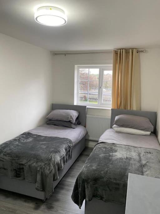 2 Bed House Sleeps 4-5 Villa ลิเวอร์พูล ภายนอก รูปภาพ